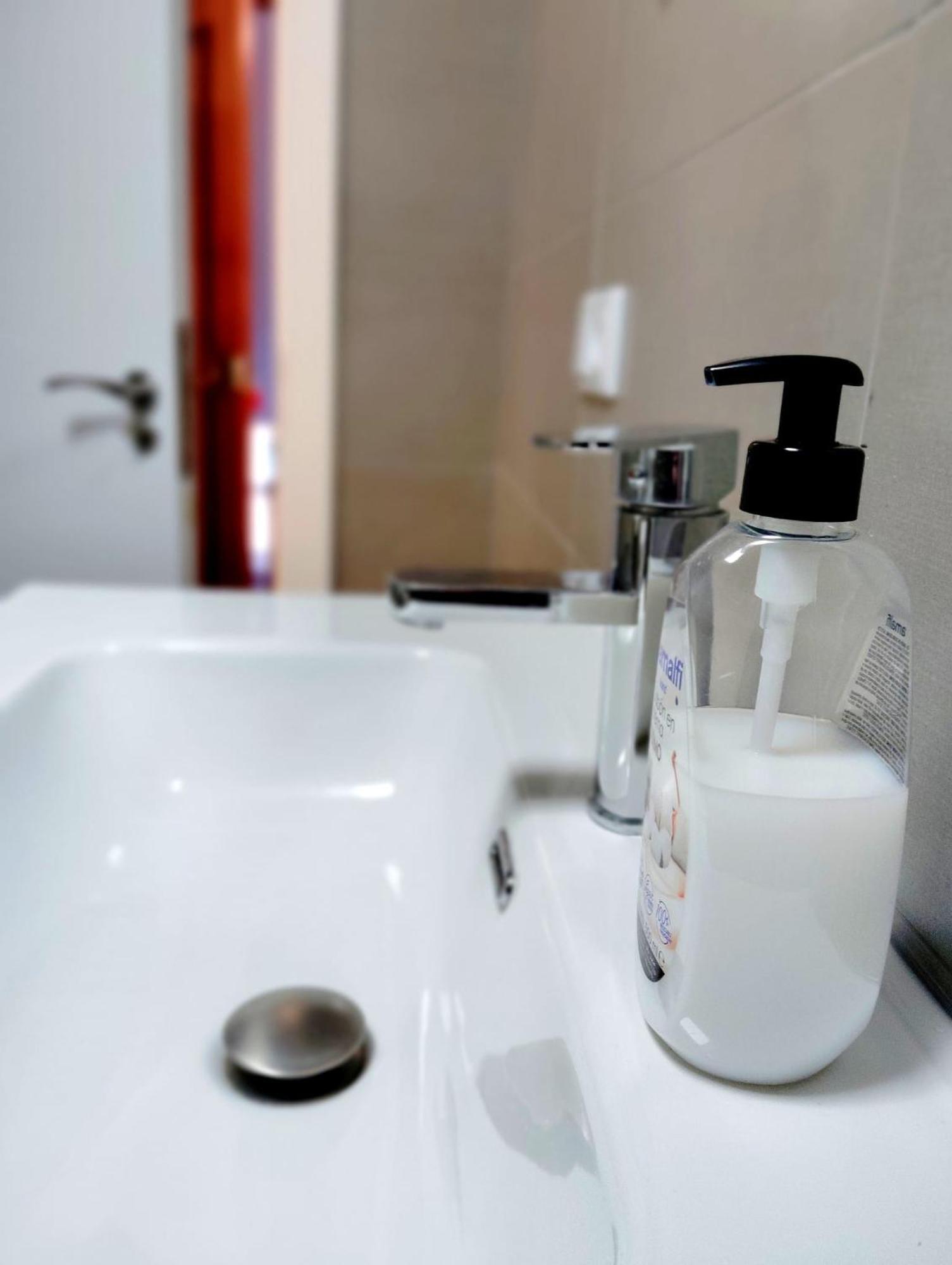 Piso Compartido Cerca Corteingles ハエン エクステリア 写真